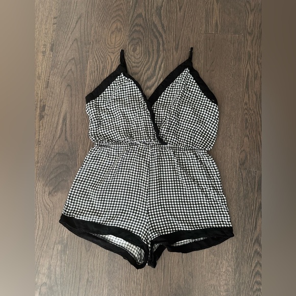 Forever 21 Pants - Forever 21 women’s romper